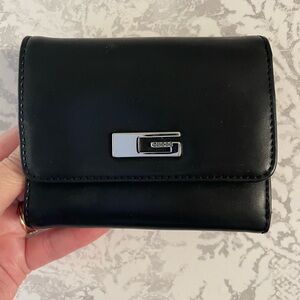 GUESS Brand Womens Trifold Leather Wallet EUC